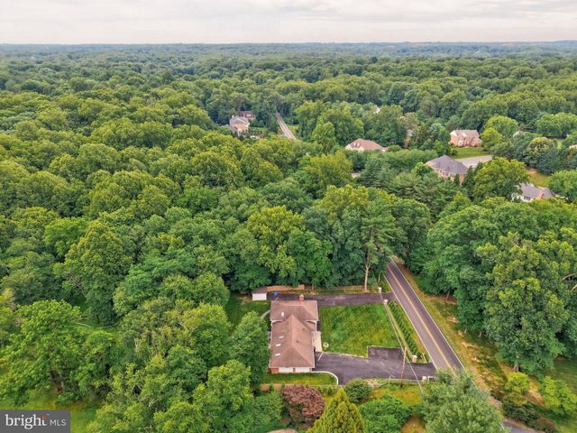 3219 FOX MILL RD, Oakton, VA 22124