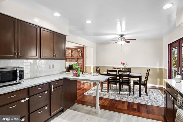 154 FOX CHASE DR, Delran, NJ 08075