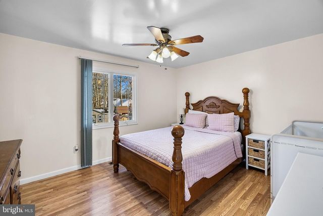 154 FOX CHASE DR, Delran, NJ 08075