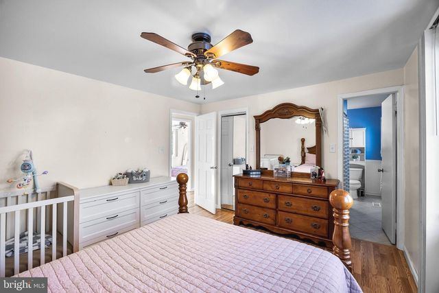 154 FOX CHASE DR, Delran, NJ 08075