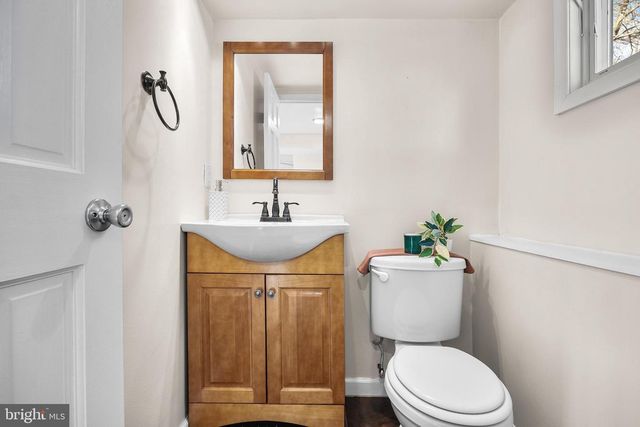 154 FOX CHASE DR, Delran, NJ 08075