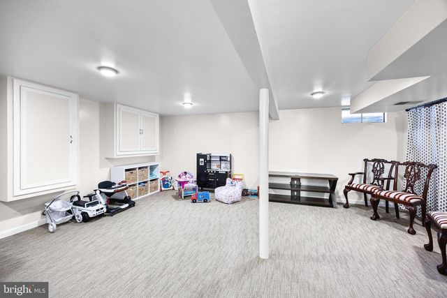 154 FOX CHASE DR, Delran, NJ 08075