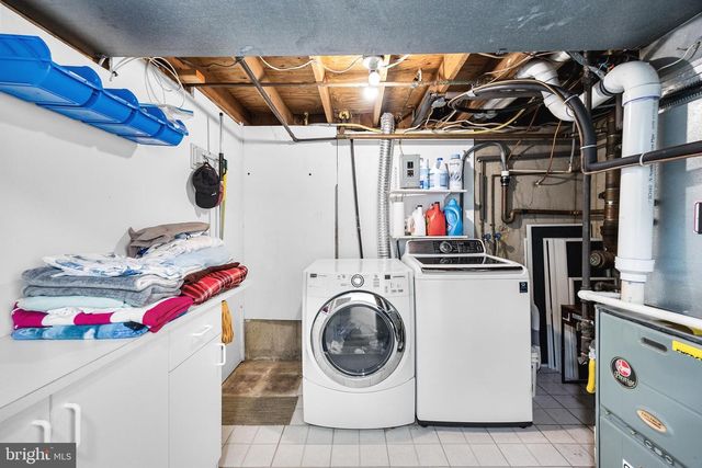 154 FOX CHASE DR, Delran, NJ 08075