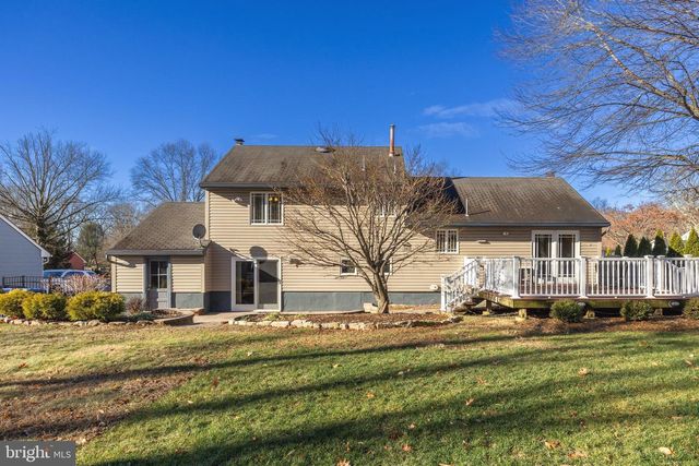 154 FOX CHASE DR, Delran, NJ 08075