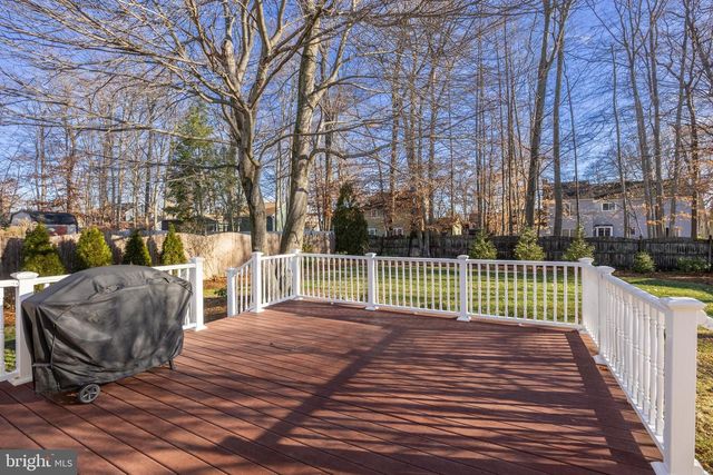 154 FOX CHASE DR, Delran, NJ 08075
