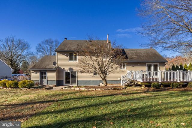 154 FOX CHASE DR, Delran, NJ 08075