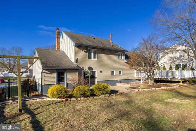 154 FOX CHASE DR, Delran, NJ 08075