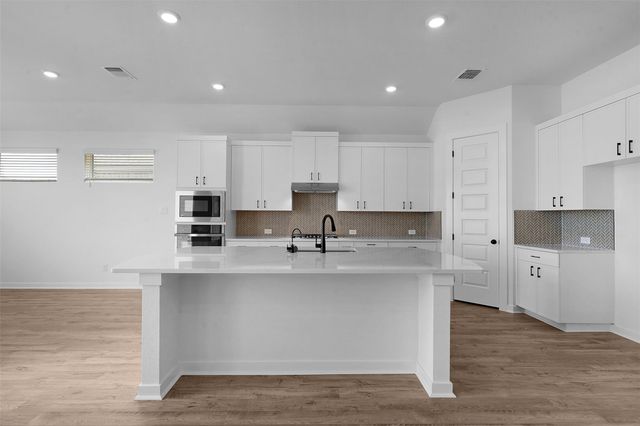 404 Veneta LN, Georgetown, TX 78633