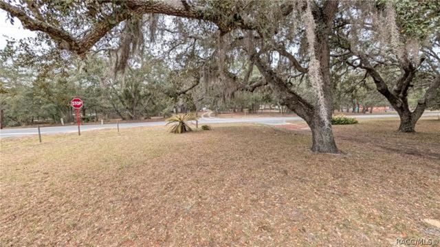5859 S Oldfield Avenue, Homosassa, FL 34446