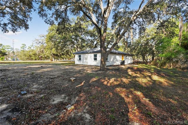 5859 S Oldfield Avenue, Homosassa, FL 34446