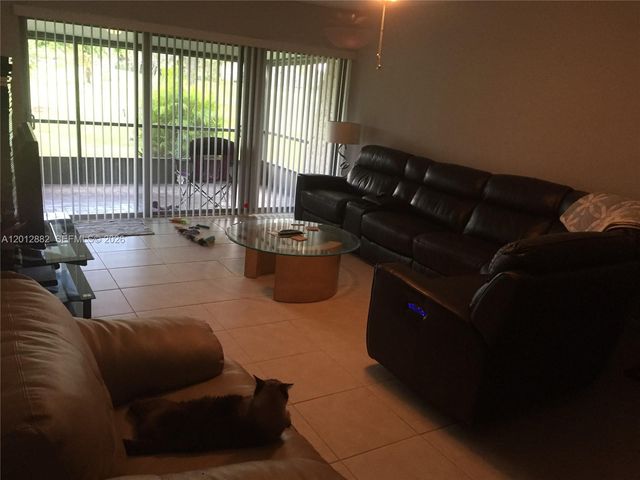 9820 NW 65th Ct B13, Tamarac, FL 33321