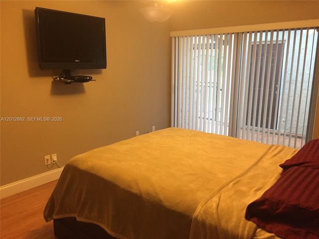 9820 NW 65th Ct B13, Tamarac, FL 33321