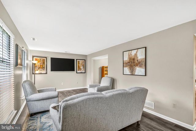 7 VAIL RD, Sicklerville, NJ 08081
