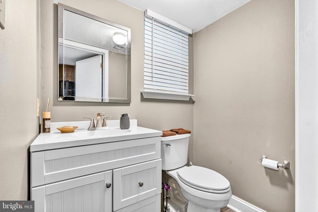 7 VAIL RD, Sicklerville, NJ 08081