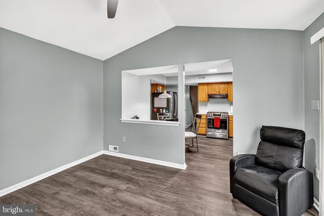 7 VAIL RD, Sicklerville, NJ 08081