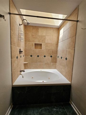 9800 Pagewood Lane 2404, Houston, TX 77042