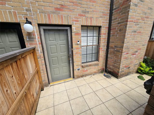9800 Pagewood Lane 2404, Houston, TX 77042