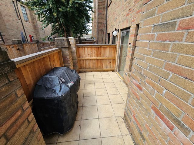 9800 Pagewood Lane 2404, Houston, TX 77042