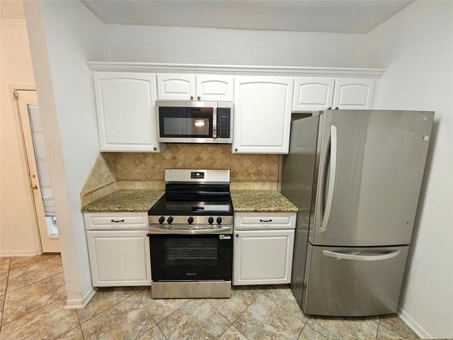 9800 Pagewood Lane 2404, Houston, TX 77042