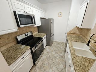9800 Pagewood Lane 2404, Houston, TX 77042