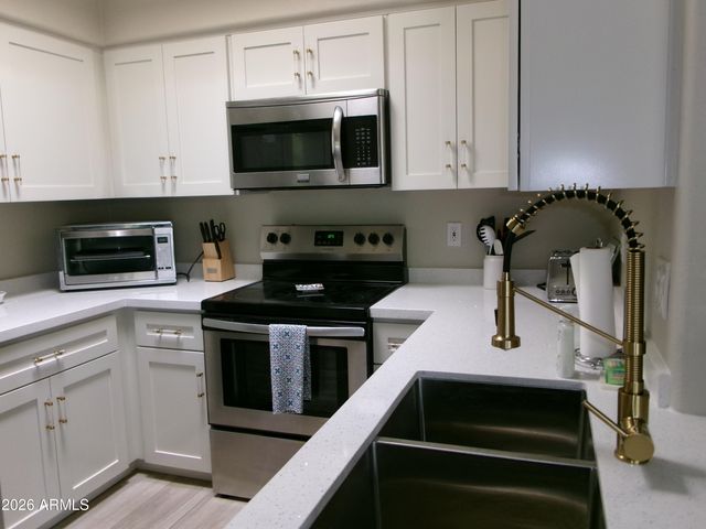 9151 W GREENWAY Road 269, Peoria, AZ 85381
