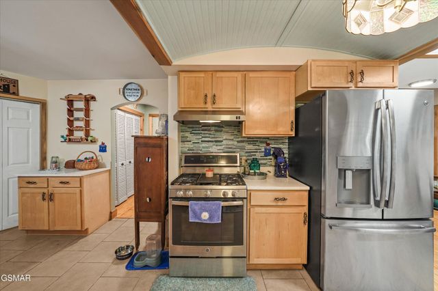 2501 Valley View Road, Dandridge, TN 37725