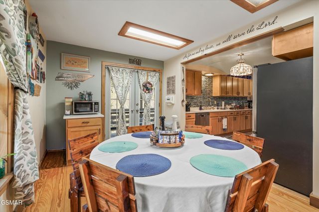 2501 Valley View Road, Dandridge, TN 37725