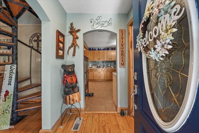2501 Valley View Road, Dandridge, TN 37725