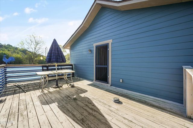 2501 Valley View Road, Dandridge, TN 37725