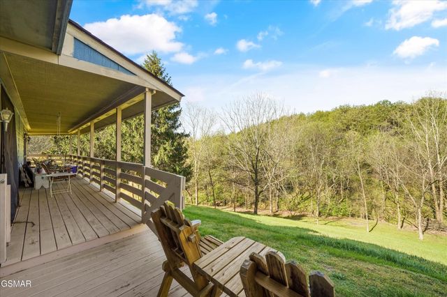 2501 Valley View Road, Dandridge, TN 37725