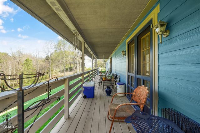 2501 Valley View Road, Dandridge, TN 37725
