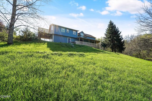 2501 Valley View Road, Dandridge, TN 37725