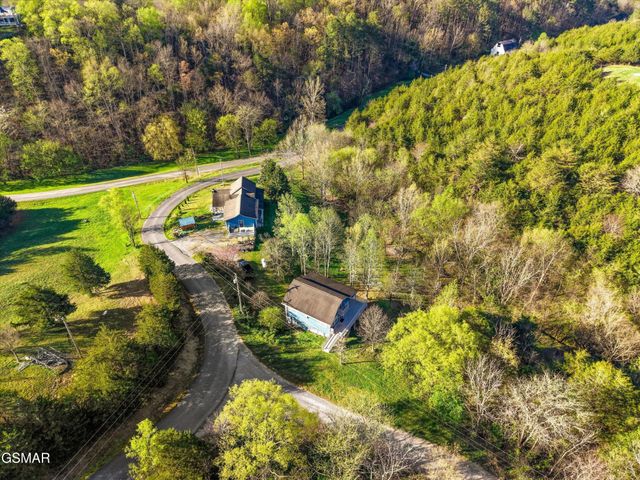 2501 Valley View Road, Dandridge, TN 37725
