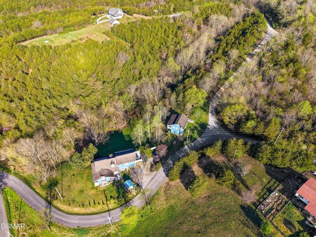 2501 Valley View Road, Dandridge, TN 37725