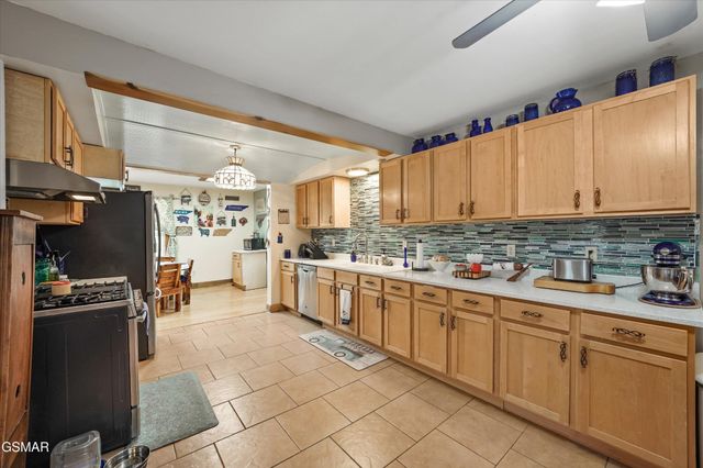 2501 Valley View Road, Dandridge, TN 37725