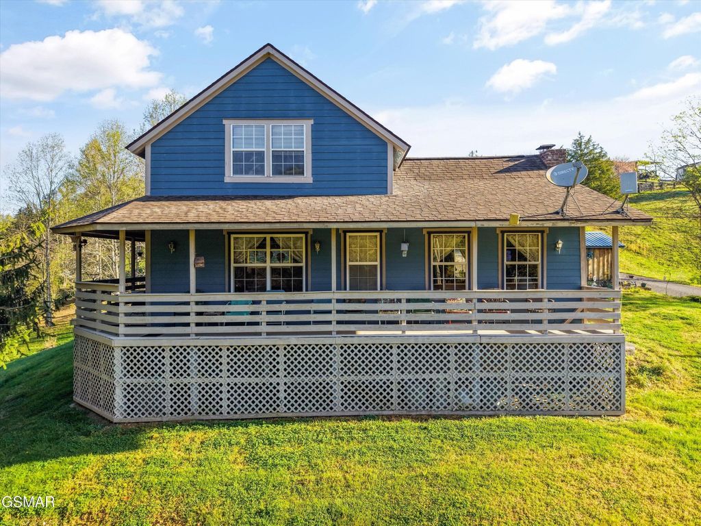 2501 Valley View Road, Dandridge, TN 37725