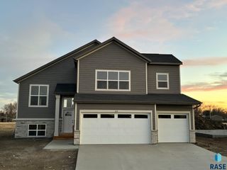 819 Estate St Street, Harrisburg, SD 57032