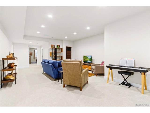 751 Campfire Dr, Fort Collins, CO 80524