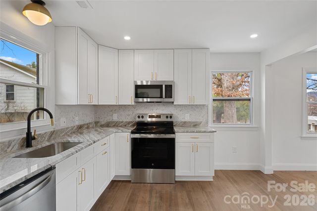 7 Browndale Road, Asheville, NC 28805