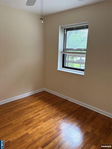 2337 Hudson Terrace B10, Fort Lee, NJ 07024