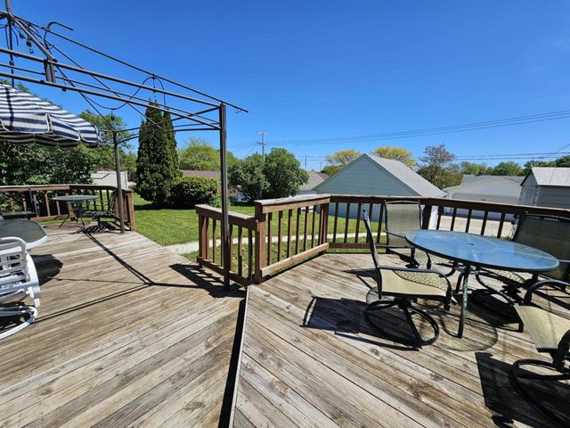 2914 S 51st STREET, Milwaukee, WI 53219