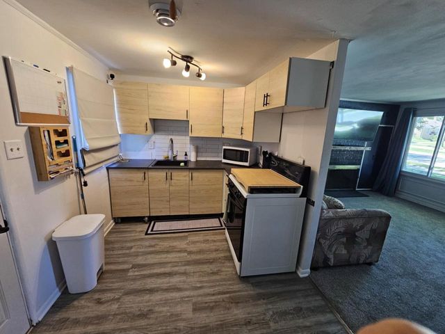 2914 S 51st STREET, Milwaukee, WI 53219