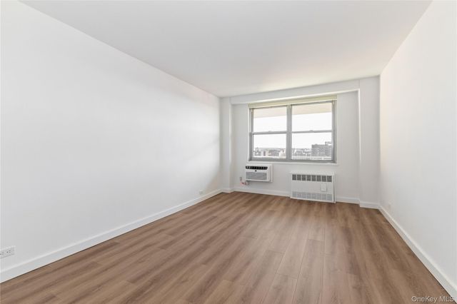 61-15 97 14E, Rego Park, NY 11374