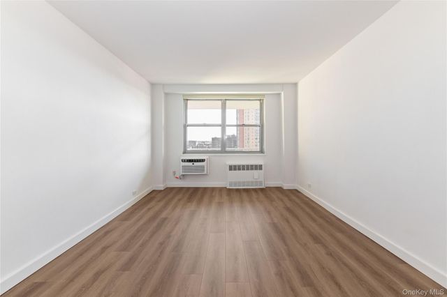 61-15 97 14E, Rego Park, NY 11374