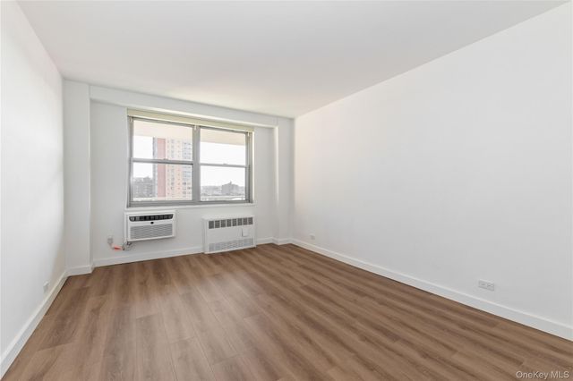 61-15 97 14E, Rego Park, NY 11374