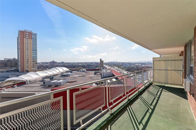 61-15 97 14E, Rego Park, NY 11374