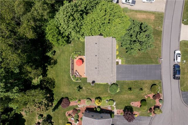 1746 Grey Mill Drive, Upper St Clair, PA 15241