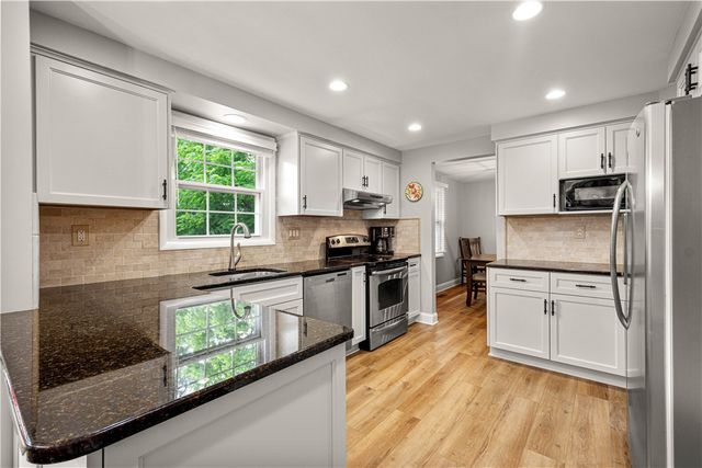 1746 Grey Mill Drive, Upper St Clair, PA 15241