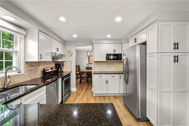 1746 Grey Mill Drive, Upper St Clair, PA 15241