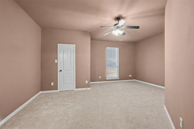 109 Silver Rose Boulevard, Burleson, TX 76028